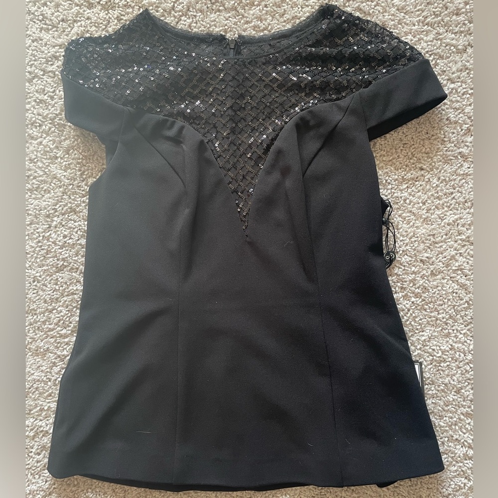 Adrianna Papell Top!